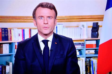 Emmanuel Macron sends optimistic wishes to the French for 2023 and ...