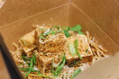 "Lunch Lady" Saigon Food Stall Made Famous By Anthony Bourdain To Open In Vancouver, Canada ...