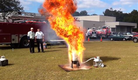 Here's the mistake everyone makes when deep-frying turkeys | Business Insider