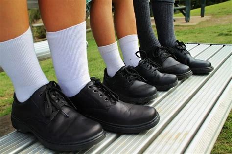 3 Common Mistakes to Avoid When Choosing School Shoes