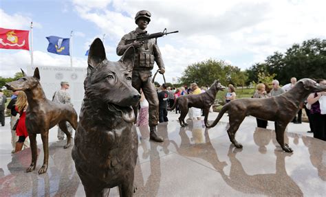 Monument to working military dogs unveiled - San Antonio Express-News