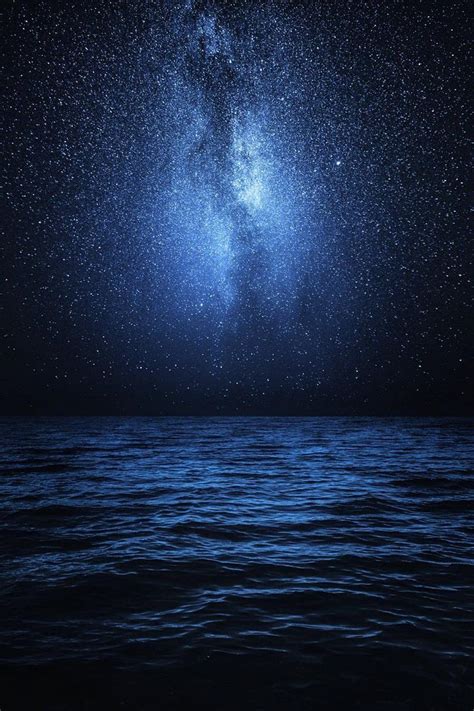 Immagine incorporata | Ocean at night, Night sky wallpaper, Sea of stars