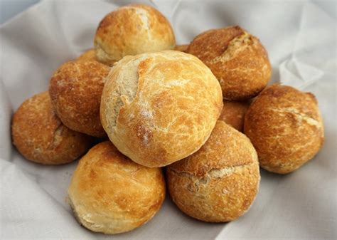 Homemade crusty bread rolls with no kneading | Moorlands Eater