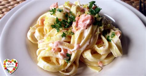 Creamy salmon tagliatelle with lemon, no cream, ready in 15 minutes!