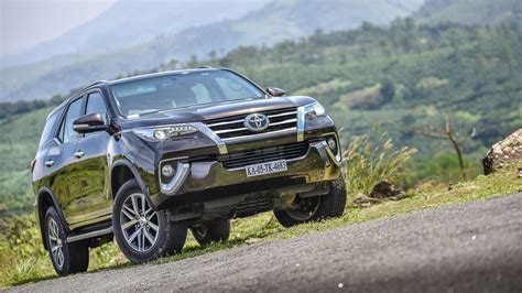 Toyota Fortuner 2021 - Price, Mileage, Reviews, Specification, Gallery ...