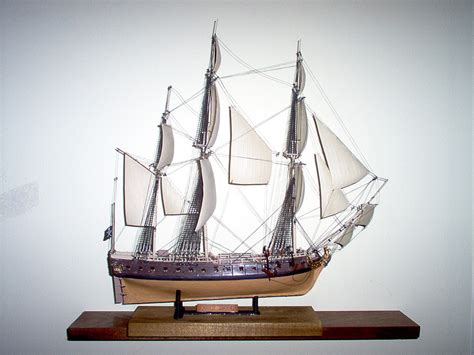 Gallery Pictures Lindberg Jolly Roger Pirate Boat Plastic Model Sailing Ship 1/130 Scale #70874