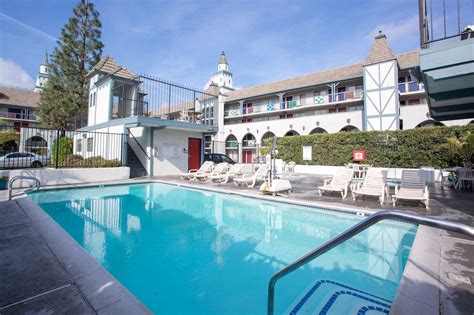 CASTLE INN AND SUITES - Anaheim CA 1734 South Harbor 92802