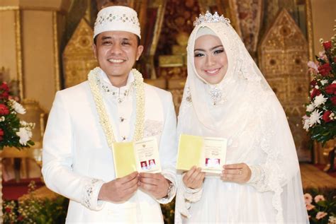 Indonesia, islamic wedding | Muslim wedding dresses, Bride muslim ...