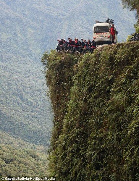 Bolivia's Death Road, the terrifying route tourists love to cycle ...