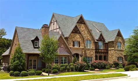 My Two Cents: I'm All About Tudor Style Houses