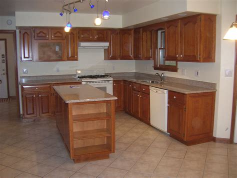 Cabinet Resurfacing FAQ – Selders Kitchens and Remodeling