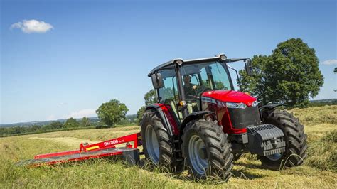 Massey Ferguson 6700 series utility tractors back to basics | The Weekly Times