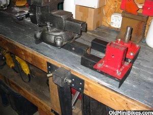 Homemade Workbench Accessories Mount - HomemadeTools.net