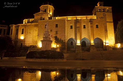 Catedral de Santander por la noche y el Claustro