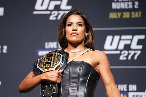 Julianna Peña Roasts UFC's Entire Women's Featherweight Division