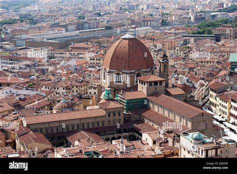 A view of the Medici Chapel and Basilica of San Lorenzo, Florence Stock ...