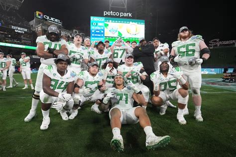 Oregon projected to play in New Year's Six Bowl