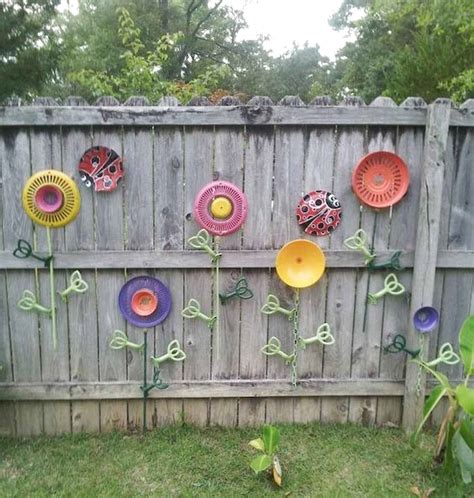 37 Unique Garden Fence Decoration Ideas - The Expert Beautiful Ideas | Fence decor, Fence art ...