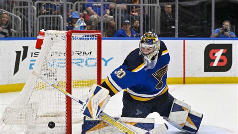 Breaking Down The St. Louis Blues Goalie Group to Start The Season