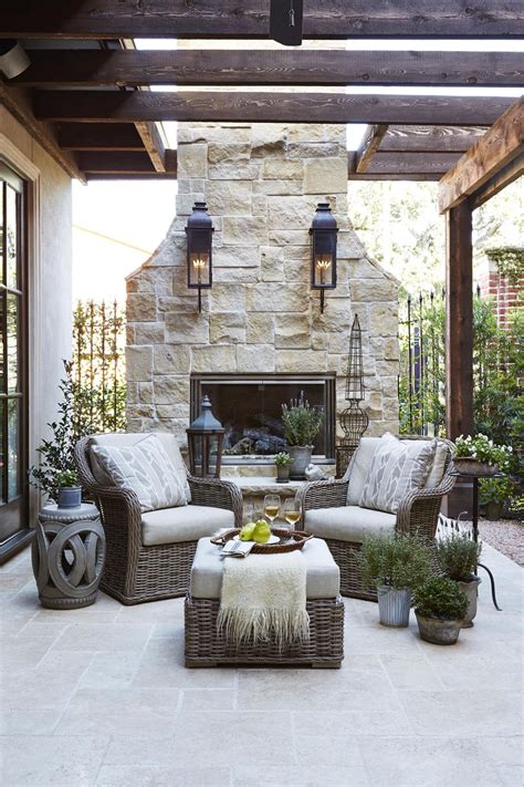 Bringing The Outdoors In: Earthy Living Room Decor Ideas