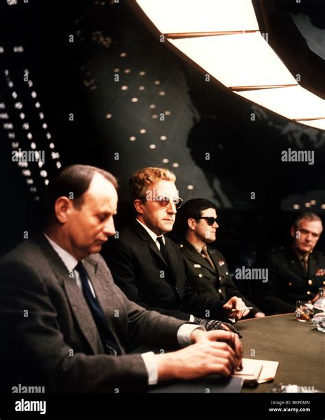 Peter sellers dr strangelove hi-res stock photography and images - Alamy