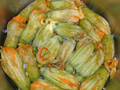 Stuffed courgette flowers Asparagus, Foodie, Vegetables, Cooking, Flowers, Zucchini, Kitchen ...