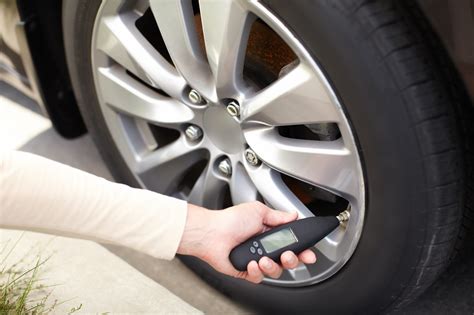 Tire Pressure Matters: 8 Best Tire Pressure Gauges - Expert Reviews and ...