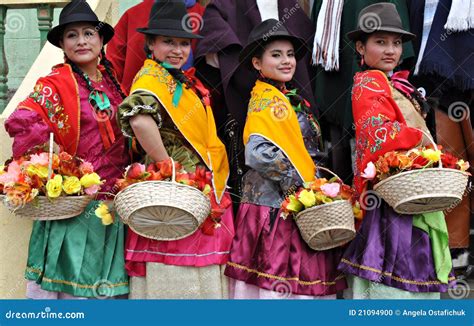 Ecuadorian Women In Traditional Dress Editorial Image - Image: 21094900