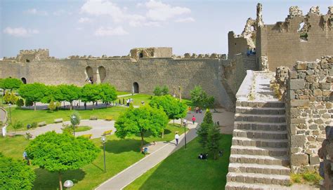 Diyarbakır, Turkey. The powerful fortifications of Diyarbakır date back ...