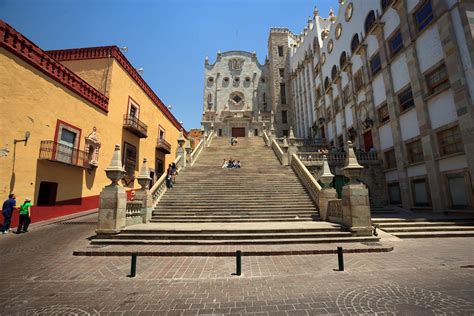 Visita la única y emblemática Universidad de Guanajuato - milyunamillas