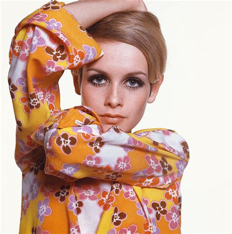 60s Flower Power Fashion - Flowers Power Photos