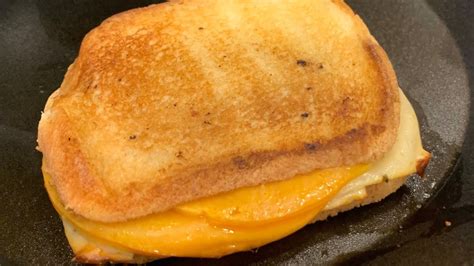 Smoked Grilled Cheese Sandwiches - YouTube