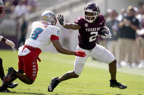 Texas A&M remains 7th in AP football poll