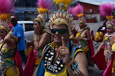 Enjoy pictures of Curaçao Carnival - Curaçao Chronicle