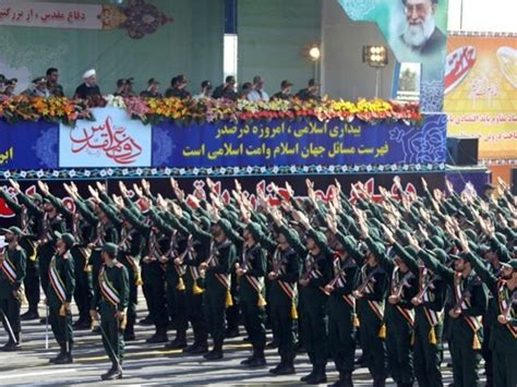 Missiles, Tanks on Show at Iran Military Parade