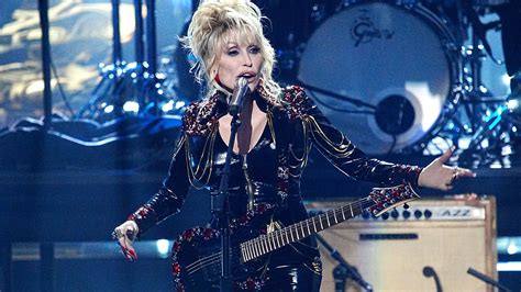 Dolly Parton prepares new rock album for 2023 - Axios Nashville