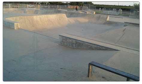 Longboarding Orange Cove Skatepark | Smooth Transitions and Great Vert - The Lost Longboarder