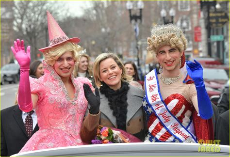 Photo: elizabeth banks hasty pudding parade pics 18 | Photo 4427153 | Just Jared: Entertainment News