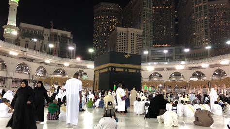 Sitting In Front Of Holy Kaaba At Night ♥ ᴴᴰ Beautiful view of Masjid al-Haram Makkah - YouTube