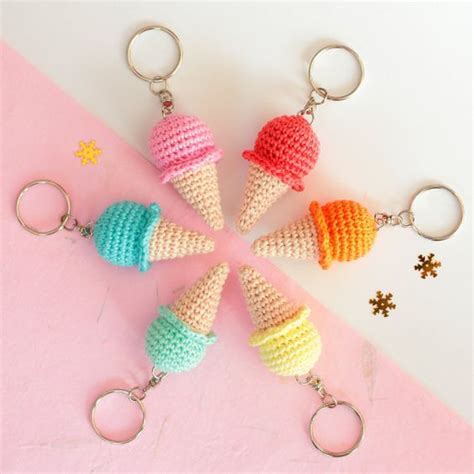 Tığ İşi Anahtarlık Modelleri - Mimuu.com | Cool keychains, Crochet ...