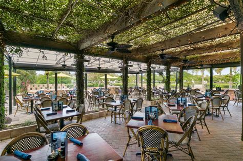 Outdoor Dining in Englewood, FL | Restaurant, Bars & Grills