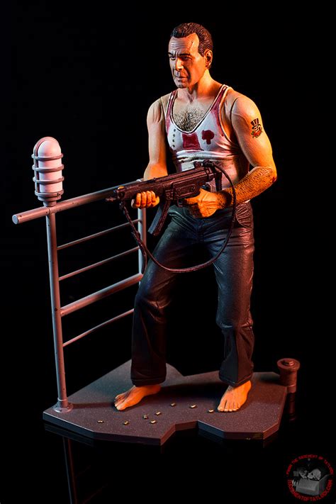 Cult Classics Series 3: John McClane (Die Hard) - ACTION FIGURES AND ...