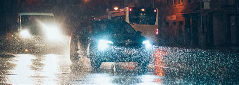 Conquer wet roads with these tips | Motus.cars