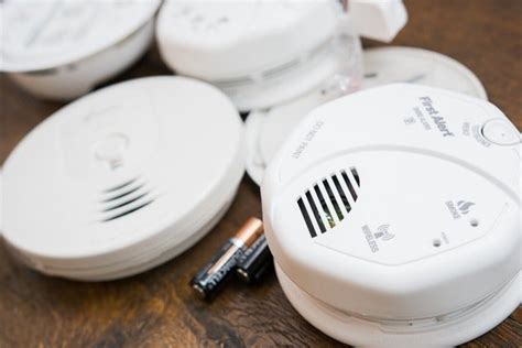 The Best Basic Smoke Alarm | Reviews by Wirecutter