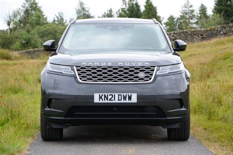 RANGE ROVER VELAR P400e REVIEW - GreenCarGuide.co.uk