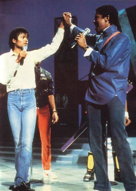 MOTOWN-25-REHEARSALS-michael-jackson-32522862-960-1343 – Michael Jackson World Network