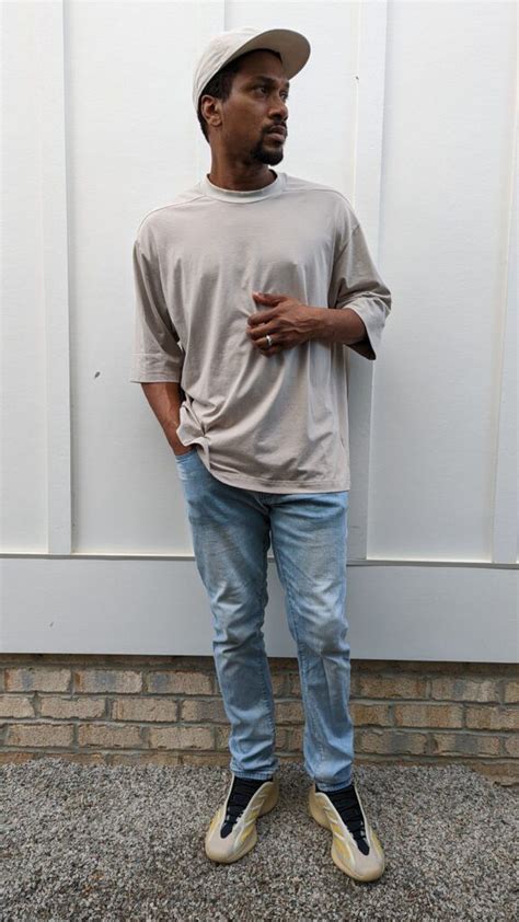 Daily Outfit Ideas: Yeezy 700 V3 Safflower - Modern Future in 2023 | Yeezy outfit, Mens outfits ...