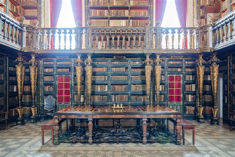 BIBLIOTECA JOANINA, DE ESTILO ROCOCO EN LA UNIVERSIDAD DE COIMBRA