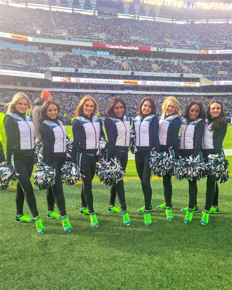 Philadelphia Eagles Cheerleaders - Madman Media Online