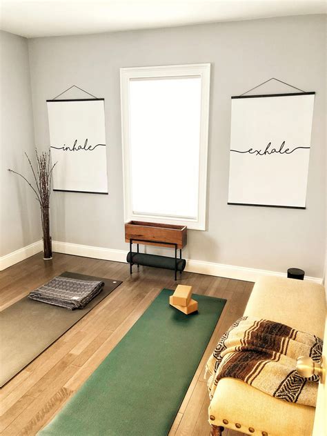 Pretty serviced small meditation room Sign up | Home yoga room, Yoga room design, Yoga studio home